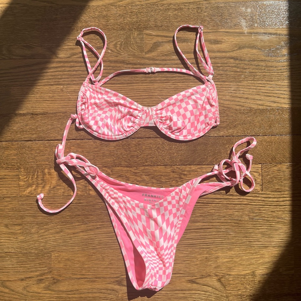 Frankie’s bikini worn once!!!!🌸🌸
